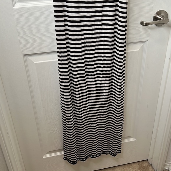 MAX STUDIO Women’s Maxi Dress. Black and White Striped. Size Large - Picture 2 of 8